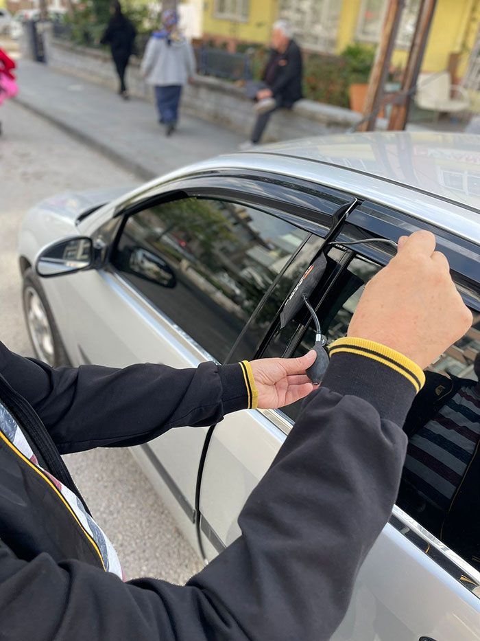 Orhaneli Oto Kilitçisi